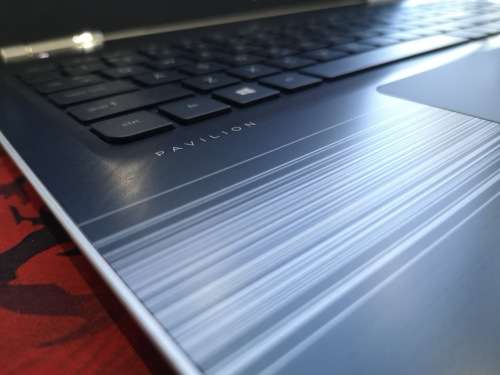 *Most Beautiful Laptop on Auction*7th GEN i7*HP PAVILION15*i7-7500U*1000GB SSHD*8GB DDR4*NVIDIA940MX